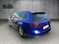 Gebraucht VW Passat R-line 150 PS (110 kW) 2023 Lapiz blue (metallic) Kombi