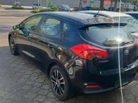 Usado Kia Ceed 135 HP (99 kW) 2013 Preto Citadino