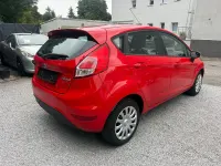 Gebraucht Ford Fiesta Trend 80 PS (58 kW) 2013 Rot Kleinwagen
