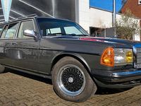 Gebraucht Mercedes 300 125 PS (91 kW) 1980 Kombi