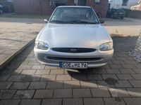 Używany Ford Escort 90 KM (66 kW) 1995 Srebrny Sedan/Limuzyna