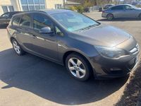 Gebraucht Opel Astra Edition 136 PS (100 kW) 2014 Kombi