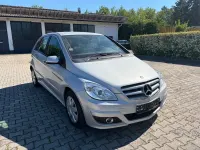 Gebraucht Mercedes B180 109 PS (80 kW) 2011 Silber Kleinwagen