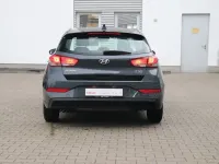 Gebraucht Hyundai i30 120 PS (88 kW) 2021 Amazongraumet. Limousine