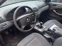 Gebraucht BMW 318 143 PS (105 kW) 2004 Schwarz Kombi