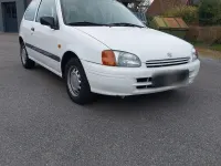 Gebraucht Toyota Starlet 75 PS (55 kW) 1997 Weiß Kleinwagen