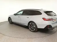 Gebraucht BMW 540 M Sport 303 PS (222 kW) 2025 Grau Kombi