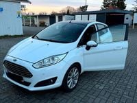 Second-hand Ford Fiesta Titanium 101 CP (74 kW) 2017 Alb Hatchback