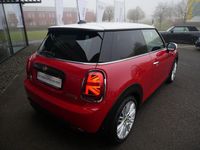 Gebraucht Mini Cooper SE Hatch 135 kW (184 PS) 2022 Rot Kleinwagen