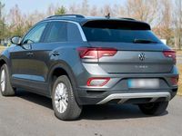 Gebraucht VW T-Roc 110 PS (80 kW) 2023 Grau SUV
