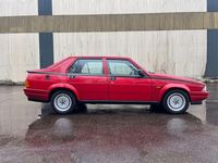 Gebraucht Alfa Romeo 75 155 PS (114 kW) 1987 Rot Limousine