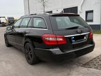 Gebraucht Mercedes E220 Avantgarde 170 PS (125 kW) 2011 Schwarz Kombi