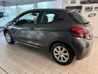 Gebraucht Peugeot 208 Active 82 PS (60 kW) 2017 Shark  grau Kleinwagen
