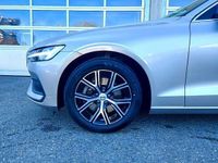 Gebraucht Volvo V60 145 PS (106 kW) 2023 Kombi