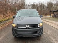 Gebraucht VW Caravelle 102 PS (75 kW) 2018 Grau Van / Kleinbus