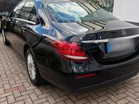 Gebraucht Mercedes E220 194 PS (142 kW) 2017 Schwarz Limousine