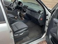 Gebraucht Mercedes ML270 163 PS (119 kW) 2002 Silber SUV