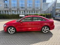 Gebraucht Audi A3 Comfort 150 PS (110 kW) 2019 Rot Limousine