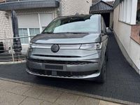Gebraucht VW Multivan Edition 150 PS (110 kW) 2024 Grau Van