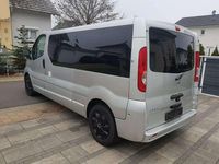 Gebraucht Opel Vivaro 145 PS (106 kW) 2010 Silber Van / Kleinbus