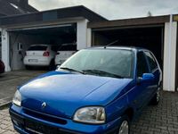 gebraucht Renault Clio & 1.4 benzin Motor & TÜV NEU & Top Zustand.