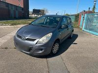 Gebraucht Hyundai i20 77 PS (56 kW) 2010 Grau Kleinwagen