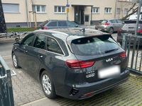 Gebraucht Kia Ceed 136 PS (100 kW) 2023 Grau Kleinwagen