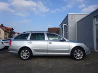 gebraucht Skoda Octavia COMBI 2.0TDI DSG ELEGANCE NAVI XENON AHK