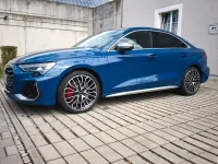 Gebraucht Audi S3 Ambiente 333 PS (244 kW) 2024 Blau Limousine