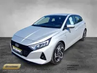 Gebraucht Hyundai i20 Intro Edition 101 PS (74 kW) 2022 Sleek silver Kleinwagen