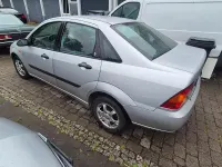 Gebraucht Ford Focus Ghia 100 PS (73 kW) 1999 Silber Limousine