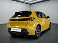 Gebraucht Peugeot 208 101 PS (74 kW) 2023 Gelb Kleinwagen