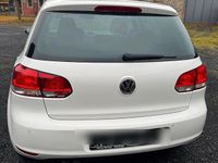 Gebraucht VW Golf VI 122 PS (89 kW) 2009 Weiß Kleinwagen
