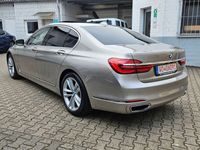 Gebraucht BMW 730 265 PS (194 kW) 2016 Kaschmirsilber metallic Limousine