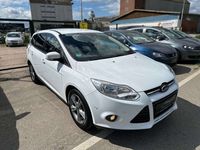 Gebraucht Ford Focus 101 PS (74 kW) 2014 Weiß Kombi