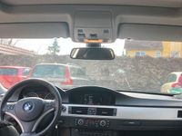 Gebraucht BMW 318 143 PS (105 kW) 2011 Grau Kombi