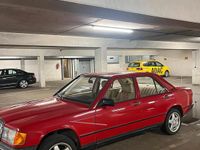Gebraucht Mercedes 190 122 PS (89 kW) 1983 Rot Limousine