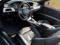 Gebraucht BMW 330 Cabriolet 241 PS (177 kW) 2011 Schwarz Cabrio