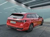 Gebraucht VW Passat R-line 150 PS (110 kW) 2024 Rot Kombi