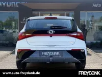 Gebraucht Hyundai i20 Select 101 PS (74 kW) 2025 Atlas white Kleinwagen
