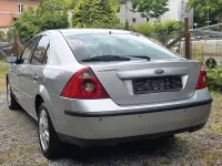 Gebraucht Ford Mondeo Ghia 131 PS (96 kW) 2004 Silber Limousine