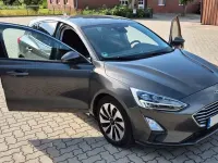 Gebraucht Ford Focus Cool & Connect 125 PS (91 kW) 2019 Grau Limousine