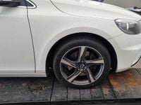 Gebraucht Volvo V40 R-Design 150 PS (110 kW) 2014 Weiß Limousine