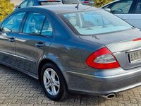 Gebraucht Mercedes E230 Avantgarde 204 PS (150 kW) 2007 Grau Limousine