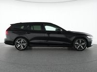 Gebraucht Volvo V60 Plus 250 PS (183 kW) 2022 Onyx black Kombi