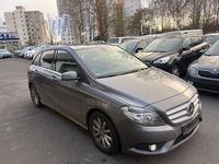 Gebraucht Mercedes B180 109 PS (80 kW) 2015 Grau Van / Kleinbus