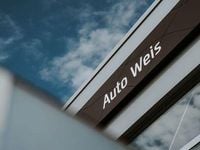 Neu Hyundai Tucson Select 150 PS (110 kW) 2025 Engine red SUV