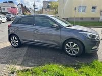 Gebraucht Hyundai i20 Passion 84 PS (61 kW) 2018 Grau Limousine