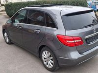 Gebraucht Mercedes B180 109 PS (80 kW) 2012 Grau Van / Kleinbus
