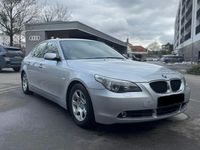 Gebraucht BMW 525 218 PS (160 kW) 2005 Silber Limousine